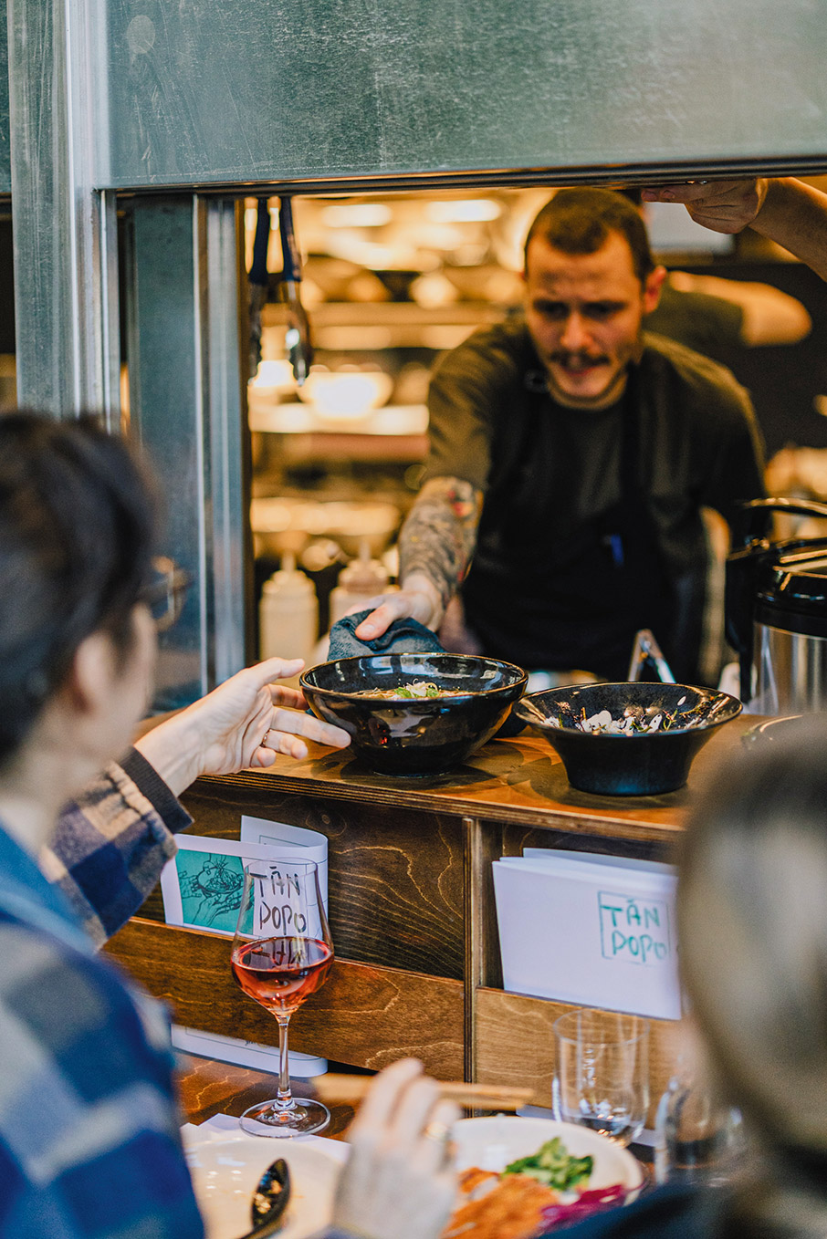 Tanpopo: Το λαϊκότερο μαγαζί του Σωτήρη Κοντιζά-1