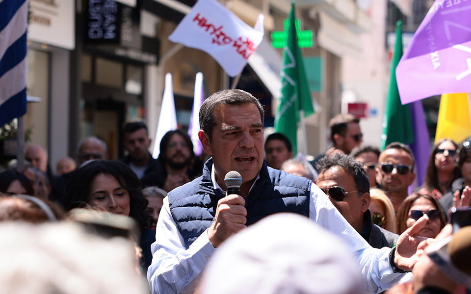 τσίπρας-με-νίκη-του-συριζα-κυβέρνηση-π-562401994