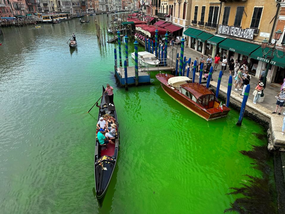 βενετία-tο-κανάλ-γκράντε-βάφτηκε-πρά-562445263