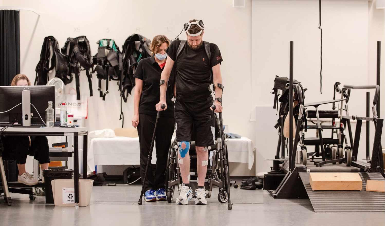 θαύμα-της-επιστήμης-παράλυτος-περπάτ-562440538