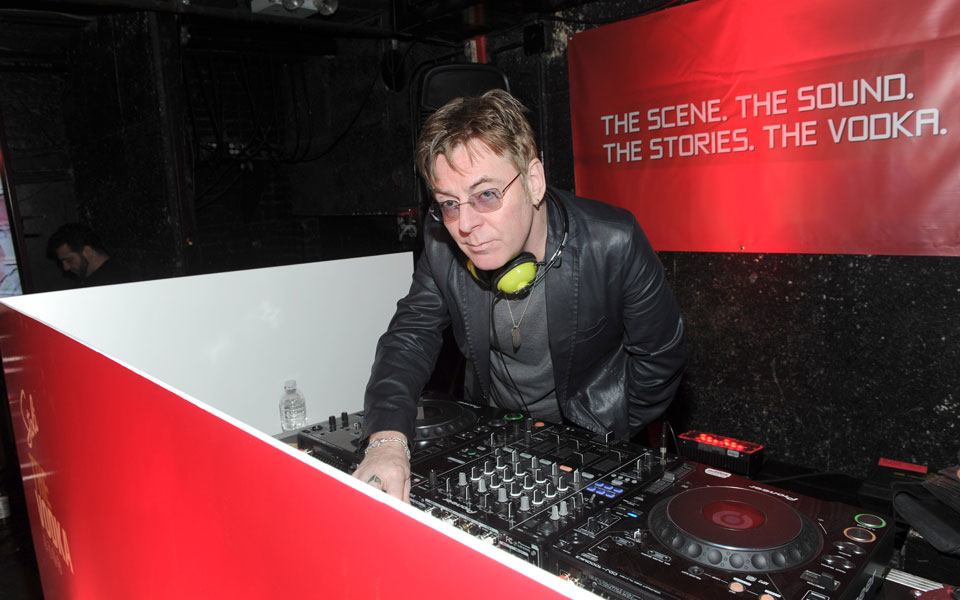 πέθανε-ο-μπασίστας-των-smiths-αντι-ρουρκ-562428412