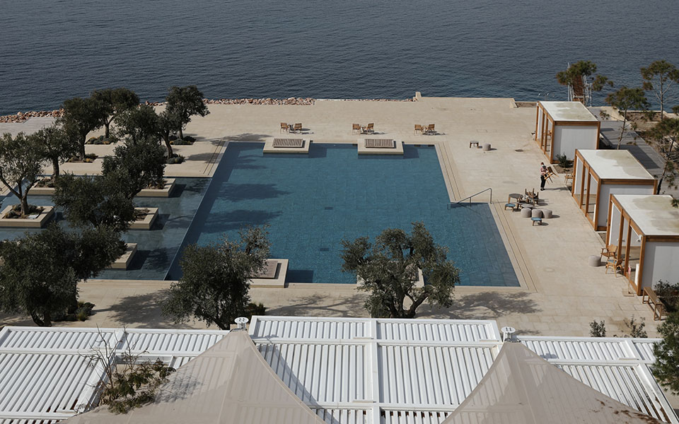 resorts-στην-αττική-επιστρέφει-το-επίκεντρο-562410364