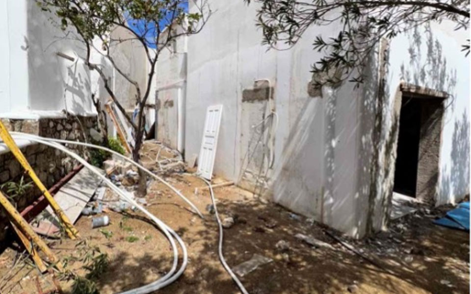 Λερναία Υδρα οι αυθαιρεσίες στα νησιά-1