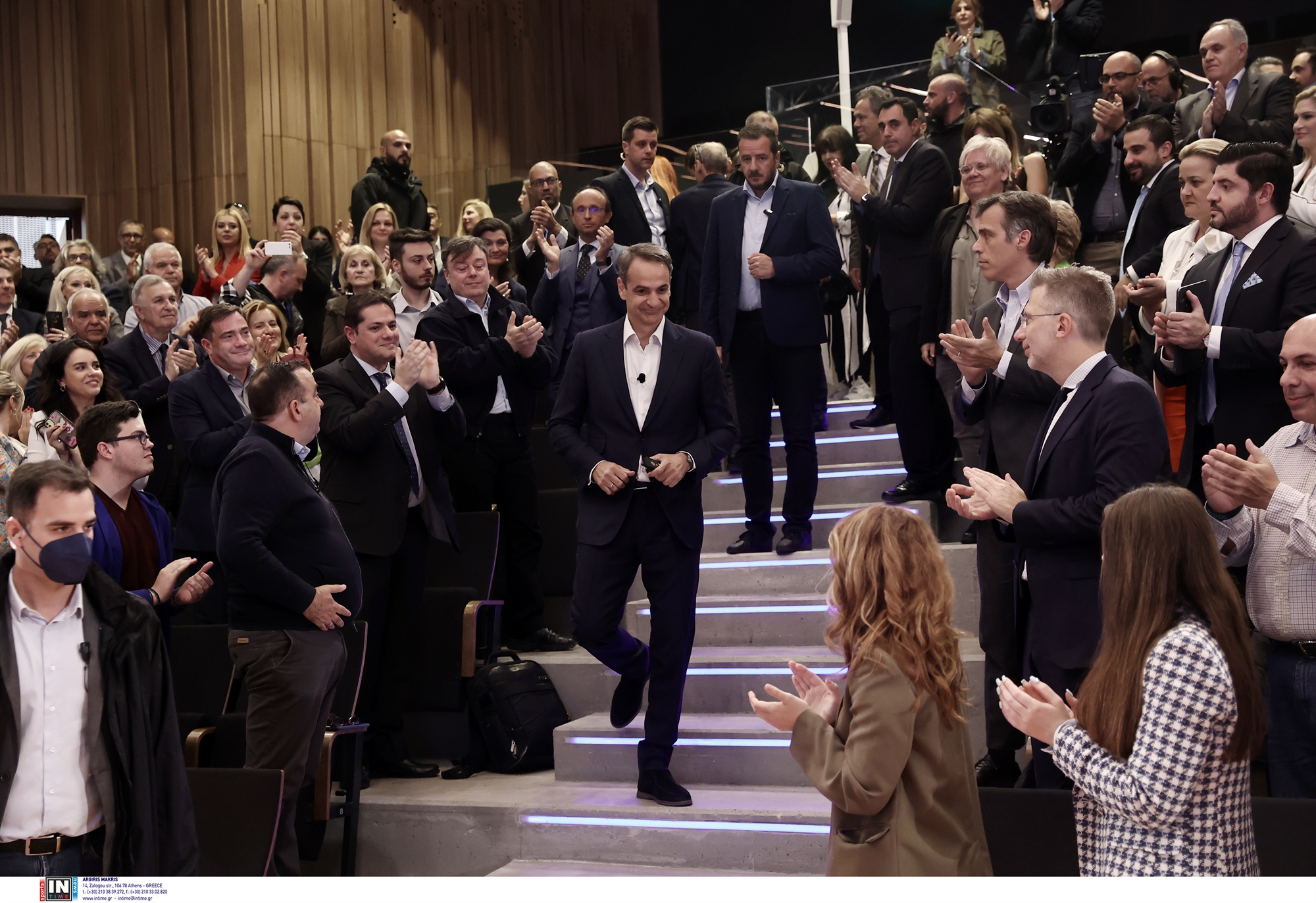 μητσοτάκης-χρεοκοπία-σε-ένα-μήνα-562398889