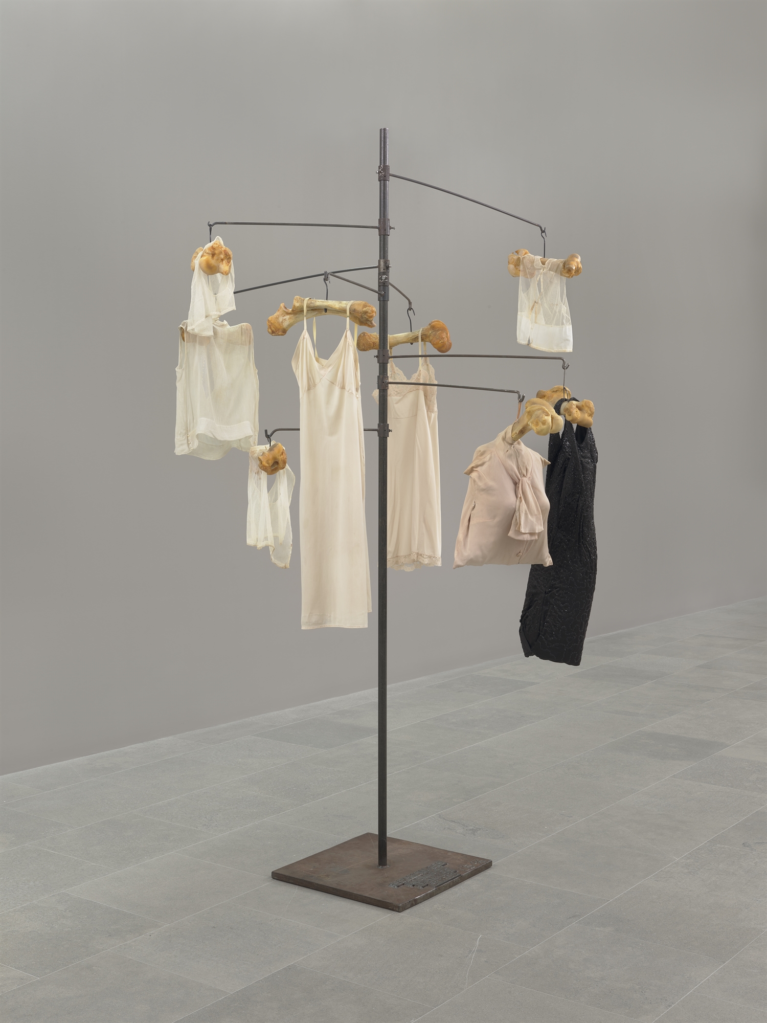 Μια έξυπνη, άφοβη Λουίζ Μπουρζουά-1