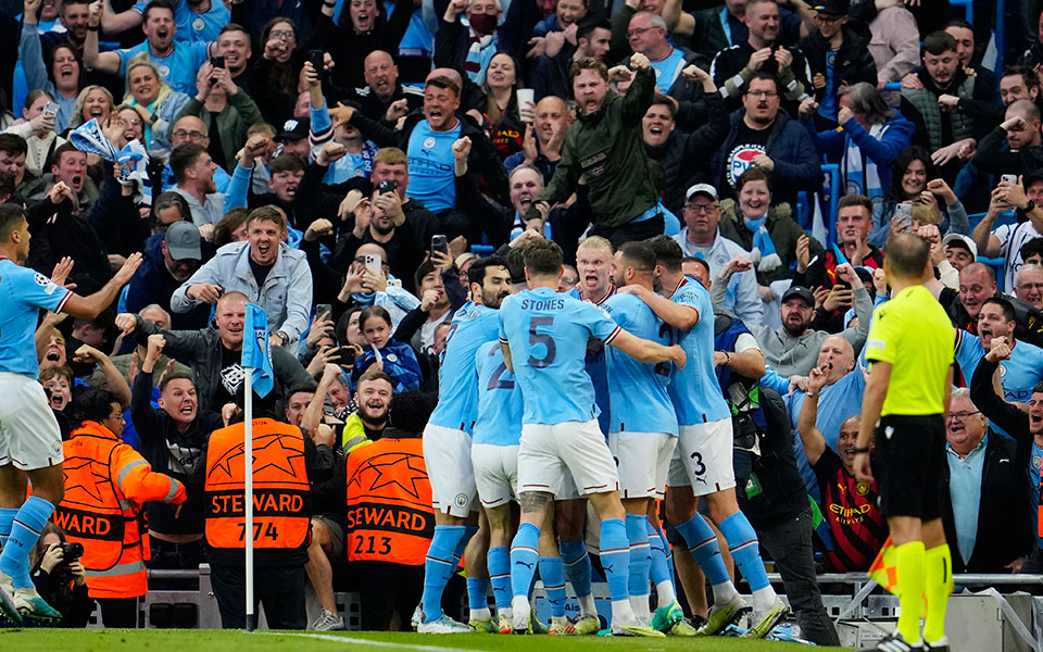 premier-league-η-ήττα-της-αρσεναλ-έστεψε-πρωταθ-562432093