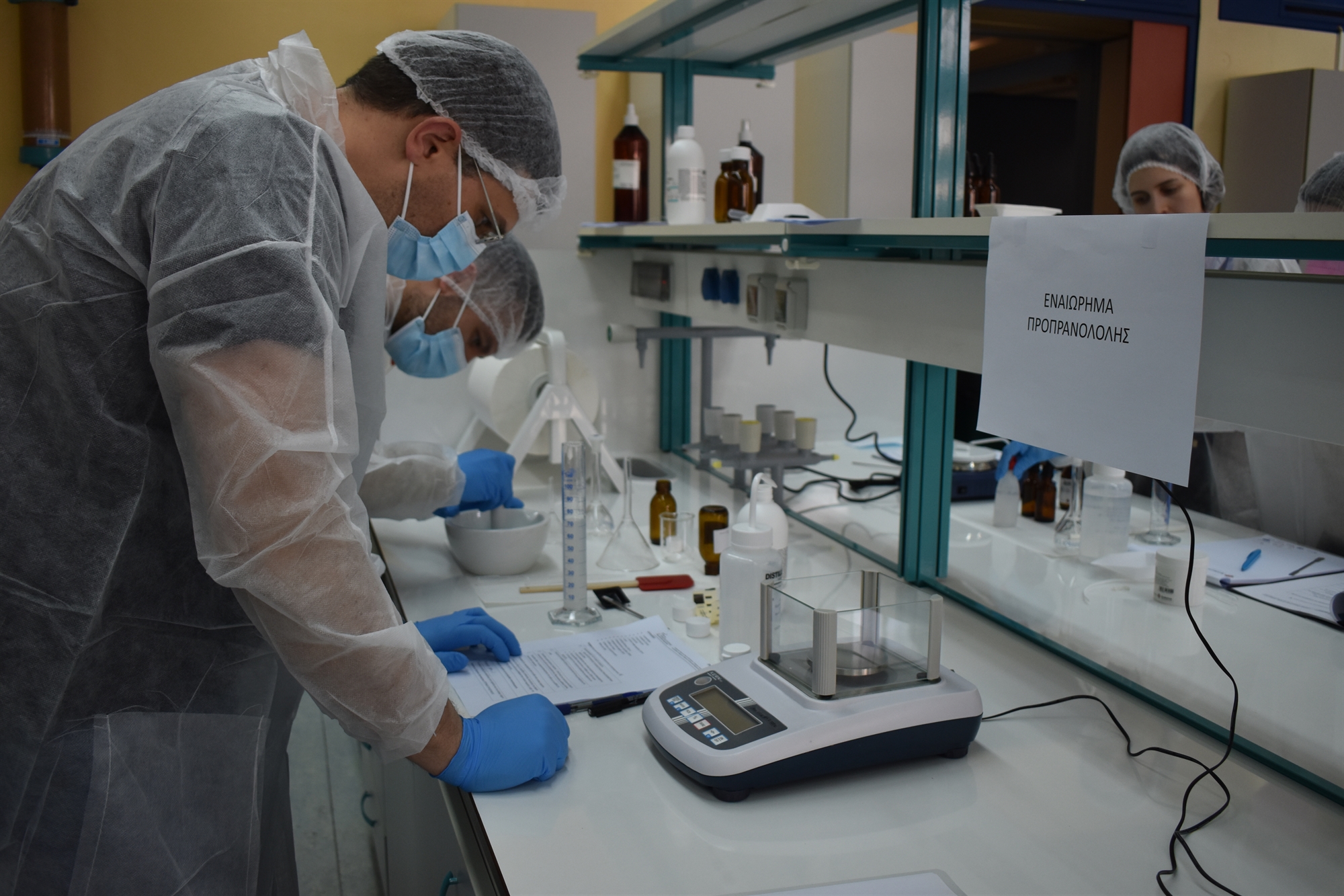 Οι φαρμακοποιοί έπιασαν ξανά το γουδί-2