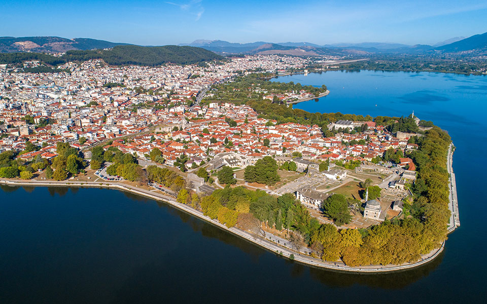 ηρθα-εδώ-για-να-αφήσω-πετραδάκια-στον-562429264