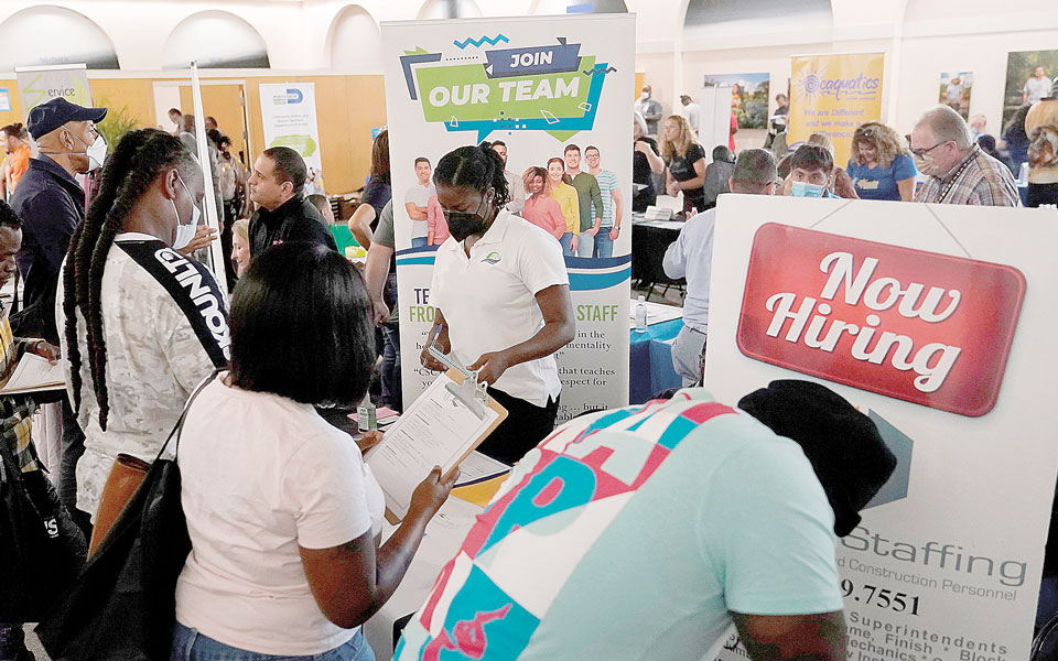 η-ακρίβεια-πιέζει-τα-αμερικανικά-νοικ-562435906