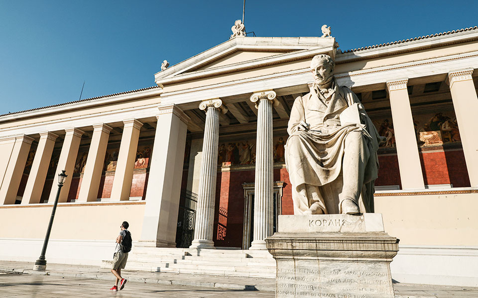 εκπα-υπόγειος-πόλεμος-για-τον-πρυτα-562412065