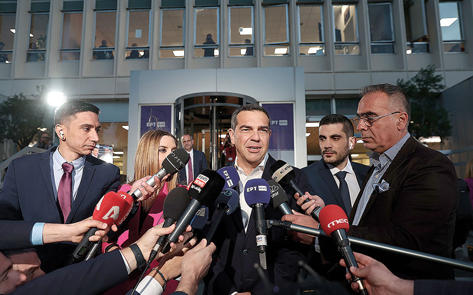 εκλογές-μάχη-για-600-000-αναποφάσιστους-562415986