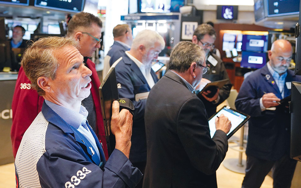 απομακρύνεται-η-απειλή-της-ύφεσης-στι-562443964