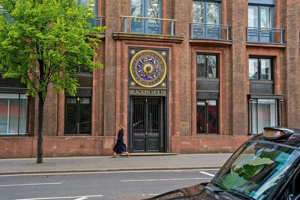 Τα βρετανικά ΜΜΕ θάβουν το κίνημα #MeToo-2