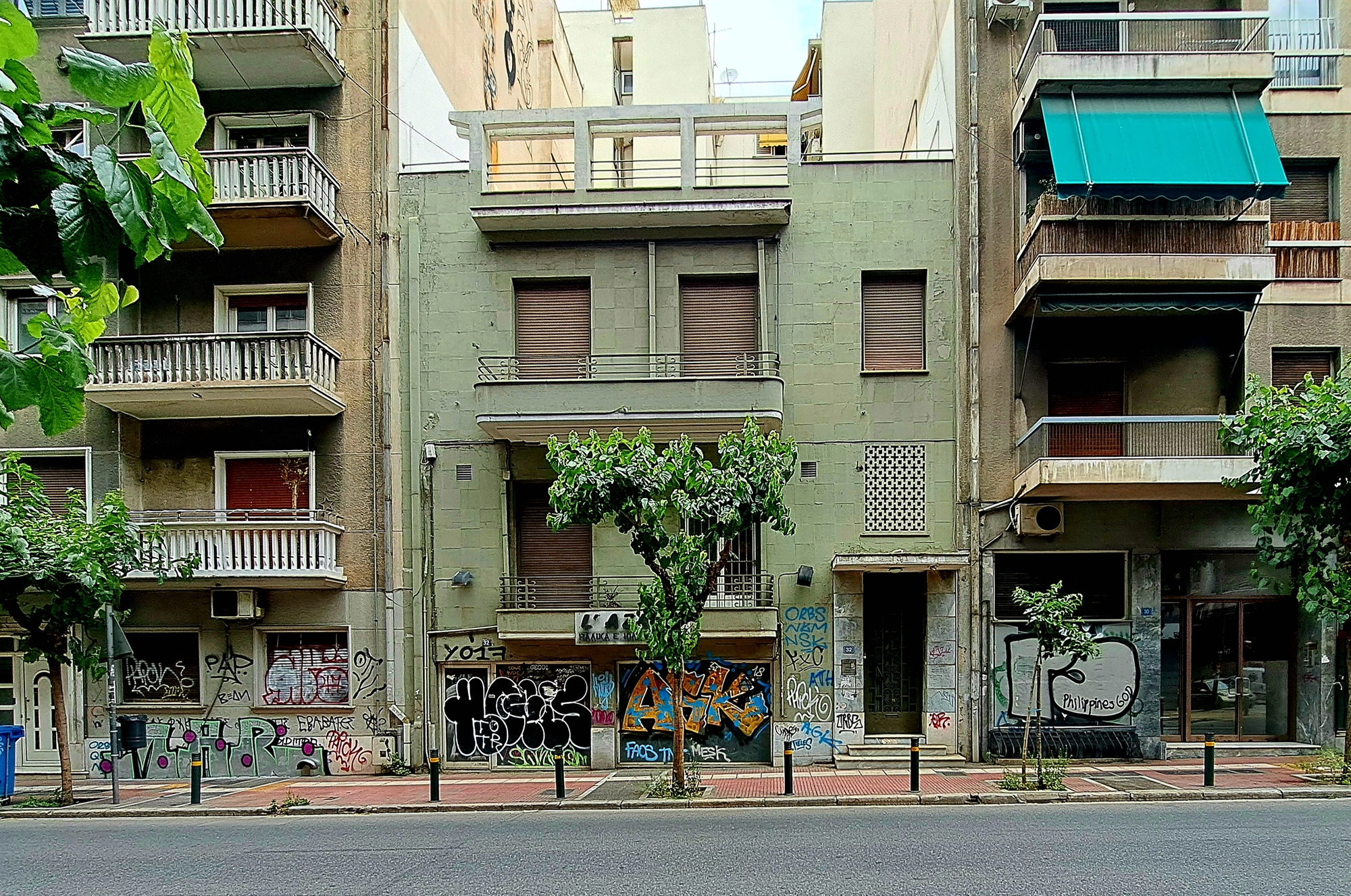 στις-κοιλότητες-της-οδού-3ης-σεπτεμβρί-562443781