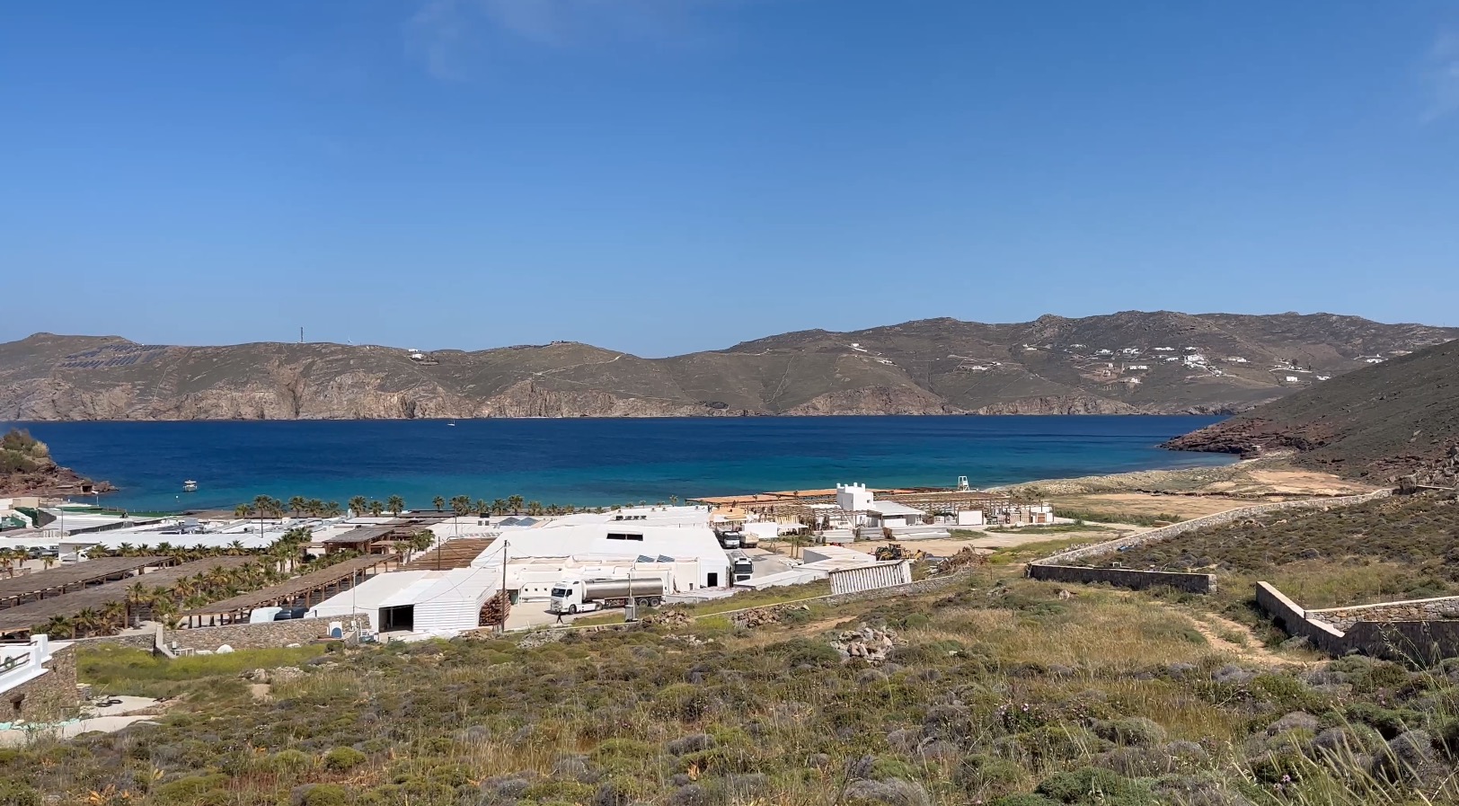 Τρικ με διπλές άδειες στη Μύκονο-1