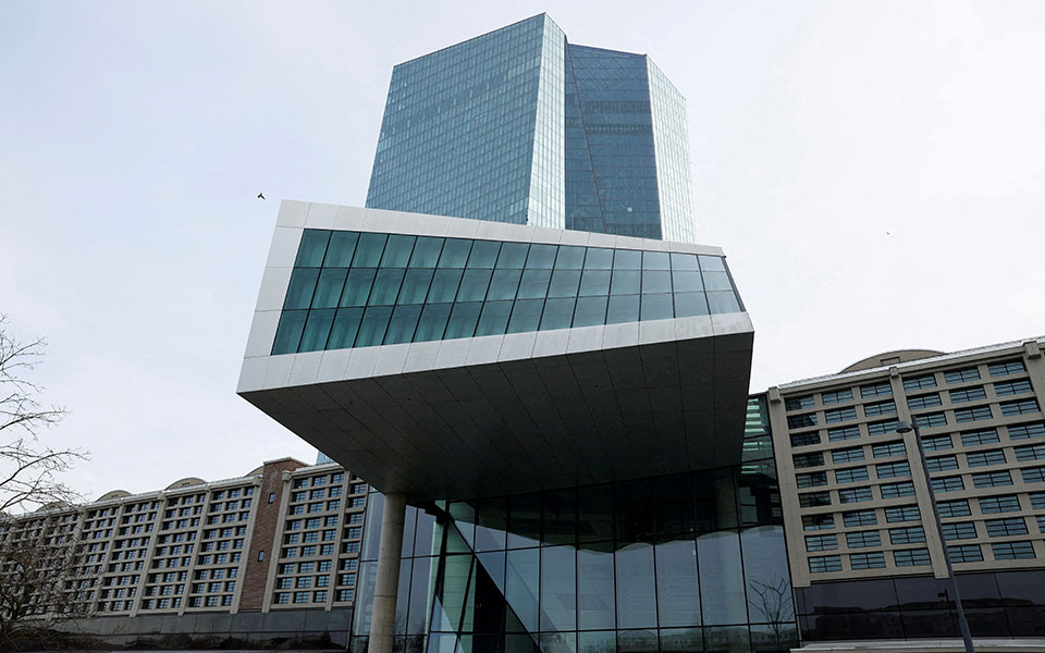 εκτ-αύξηση-των-επιτοκίων-κατά-25-μονάδε-562402105