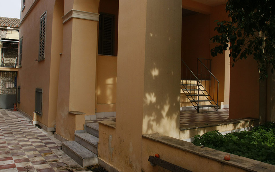 Πλάκα: Ο Οδυσσέας Ελύτης «μας υποδέχεται» στο Μουσείο του-1