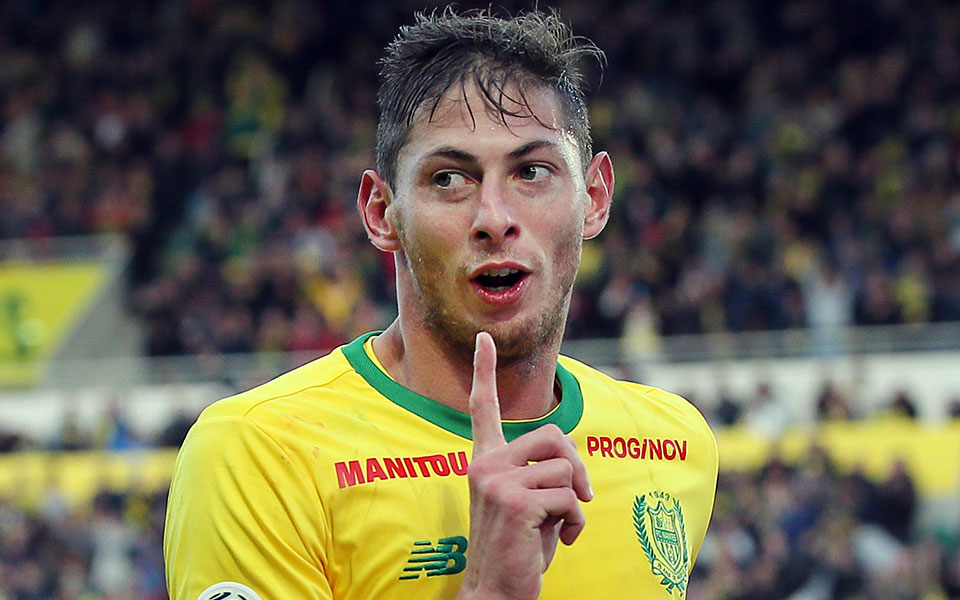 η-κάρντιφ-ζητά-110-εκατ-ευρώ-από-τη-ναντ-γι-562421443