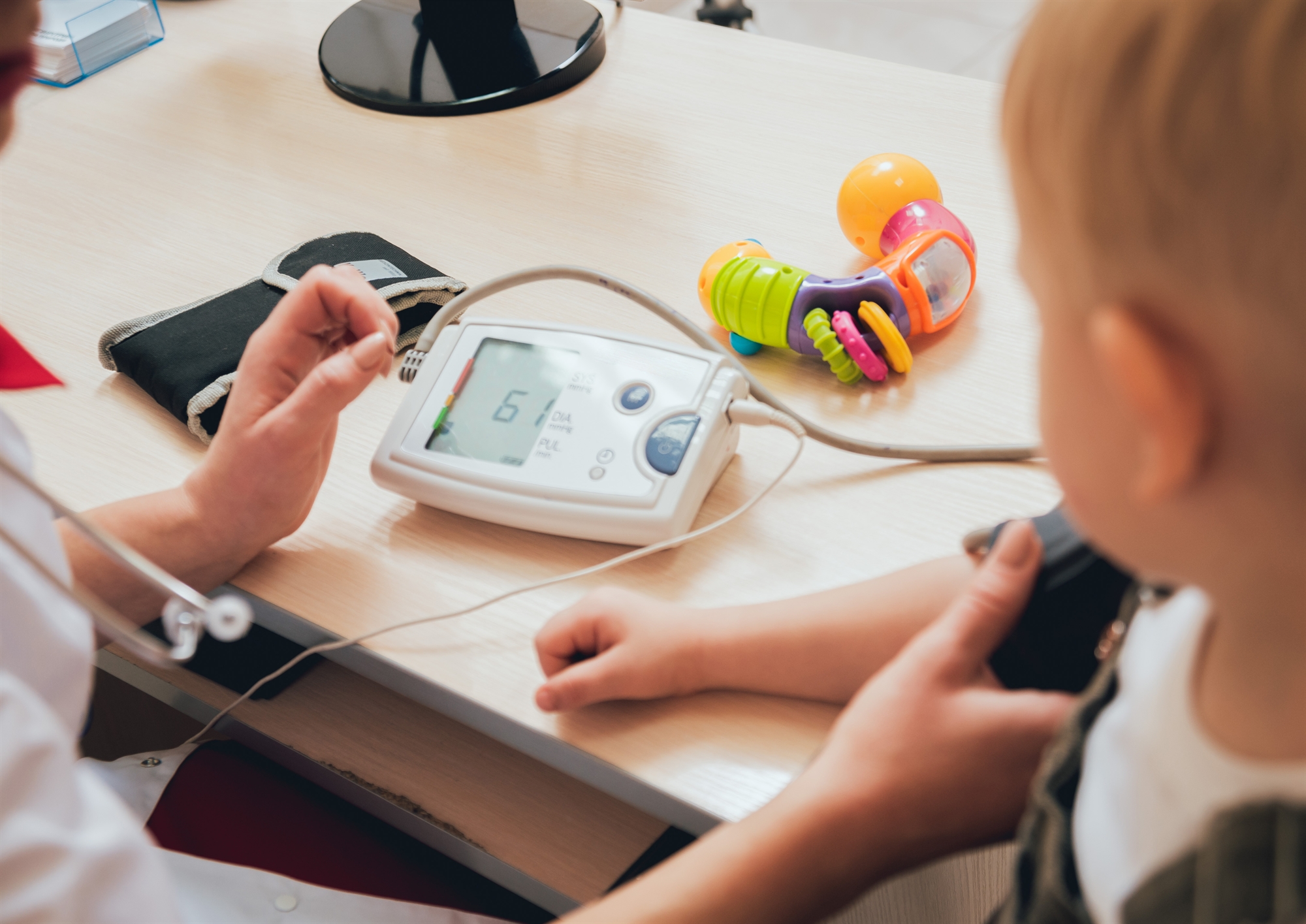 παιδιά-στα-όρια-της-υπέρτασης-562425769