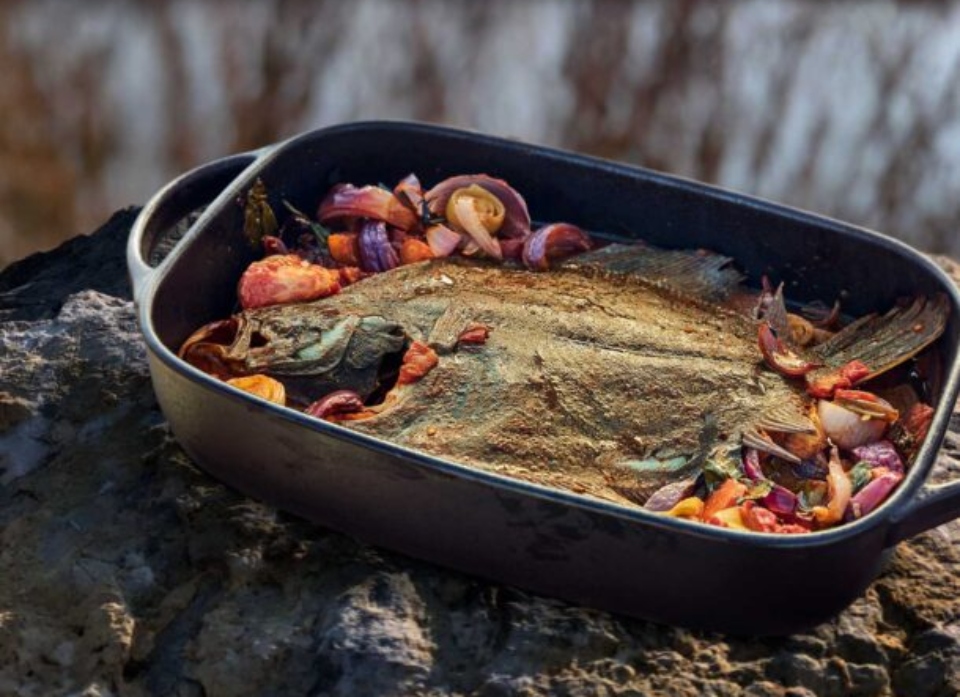 ψάρι-φασί-με-πράσα-στον-φούρνο-562410133