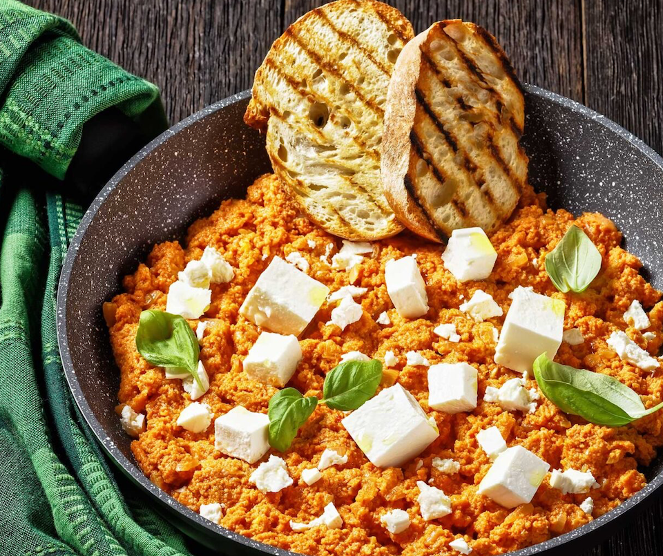 στραπατσάδα-με-πιπεριές-562432546