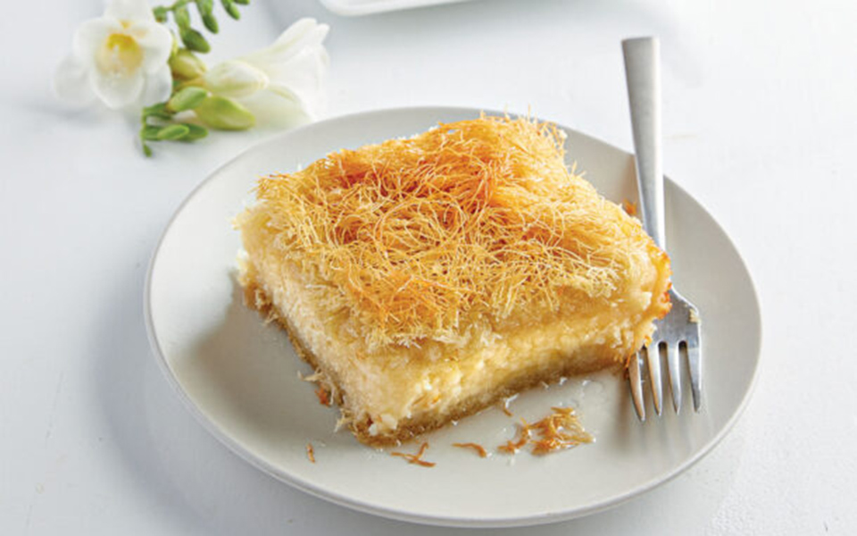 γαλακτομπούρεκο-με-φύλλο-κανταΐφι-562398517