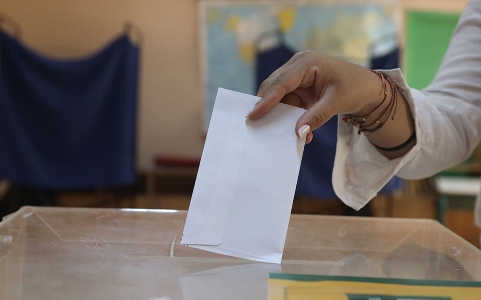 θεωρείο-τι-έδειξαν-οι-πρώτες-δημοσκοπ-562446994