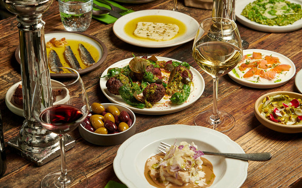deligreco-ένα-ελληνικό-εστιατόριο-στον-γαστρ-562423183