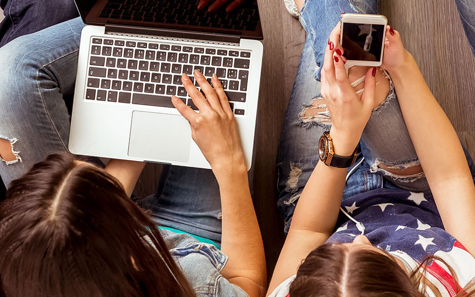 τι-ζητούν-η-γενιά-ζ-και-οι-millennials-από-την-εργ-562428514