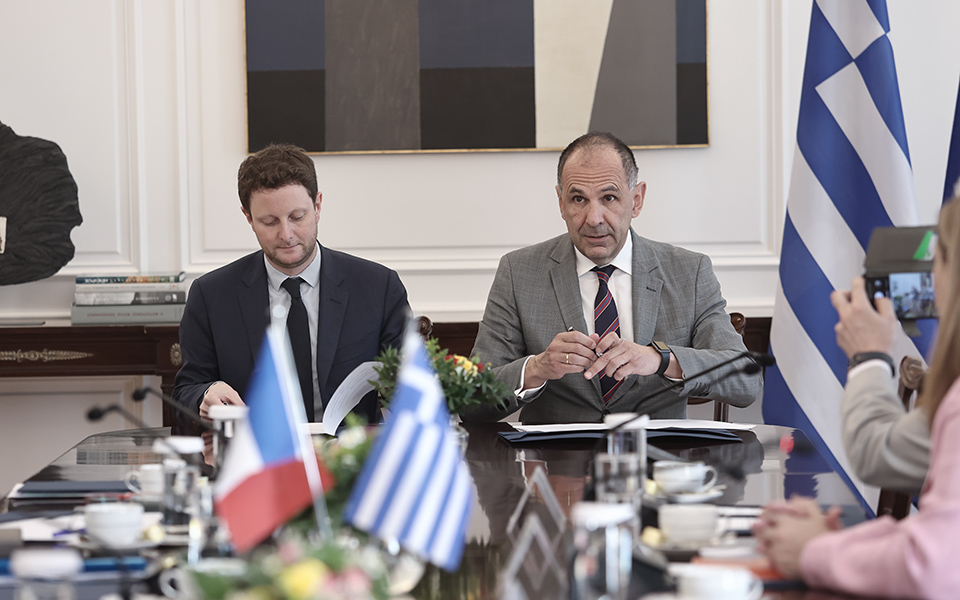 γεραπετρίτης-υπογραφή-συμφωνίας-με-τ-562408513