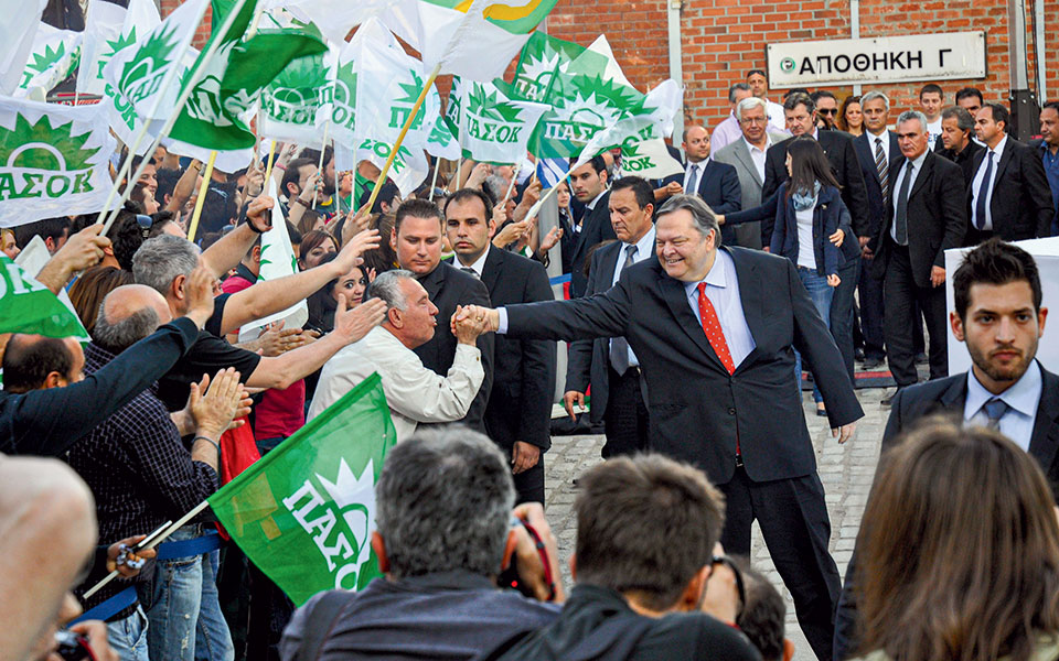Η Ελλάδα στις κάλπες: 6 Mαΐου 2012 – Η σύγκρουση «μνημόνιο – αντιμνημόνιο»-8