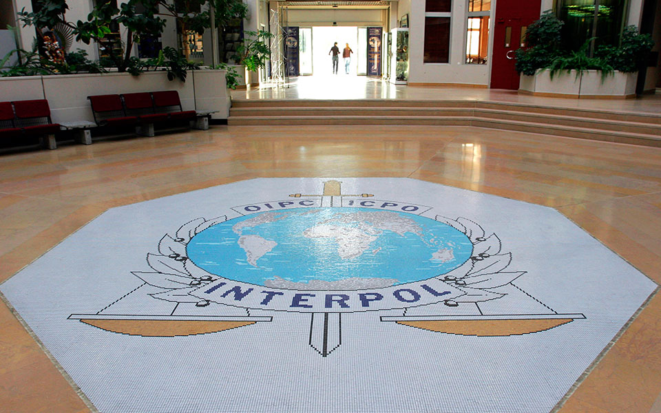 interpol-ζητεί-βοήθεια-από-το-κοινό-για-την-εξ-562412017