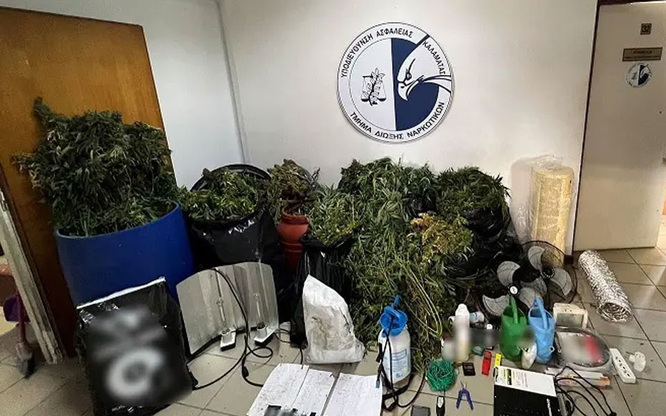 καλαμάτα-ετοιμάζονταν-να-ρίξουν-στ-562399615