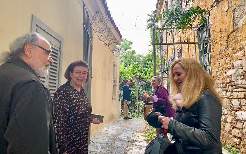 κάρολος-κουν-με-ταχείς-ρυθμούς-οι-εργα-562425373