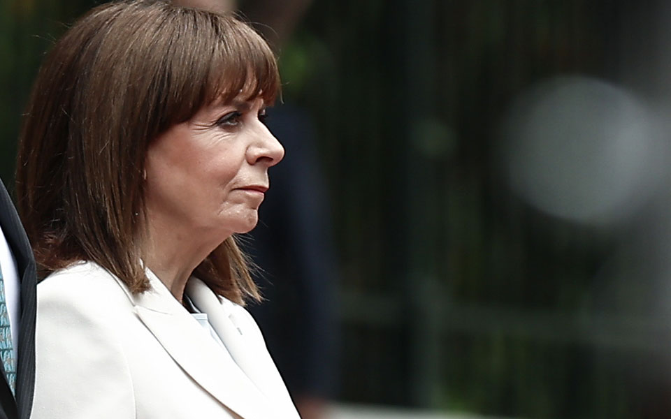 στέψη-καρόλου-στην-τελική-ευθεία-οι-πρ-562402360