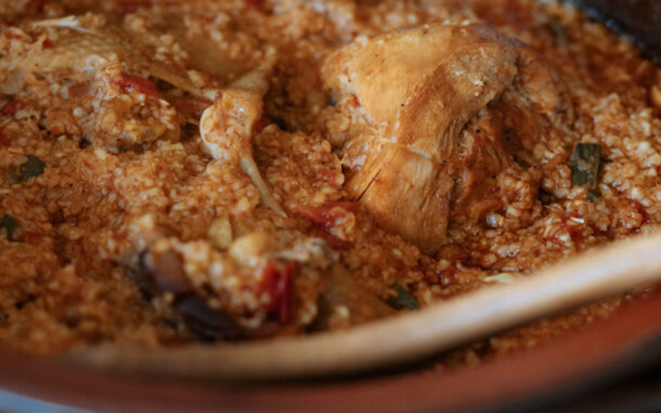 κοτόπουλο-με-πλιγούρι-μια-συνταγή-από-562407619