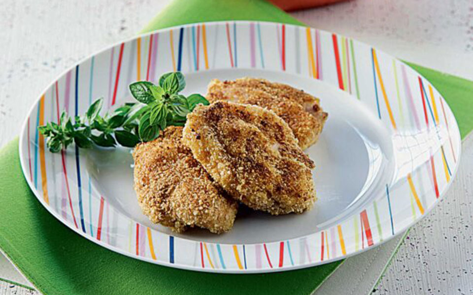 κοτόπουλο-φιλέτο-πανέ-με-τραγανή-κρού-562397002