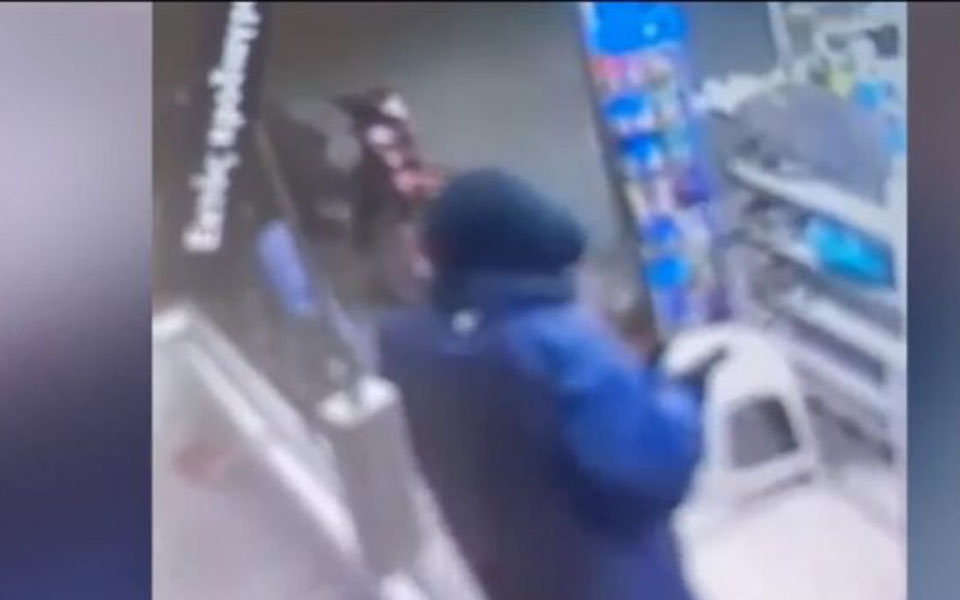 θεσσαλονίκη-υπάλληλος-περιπτέρου-ακ-562397929