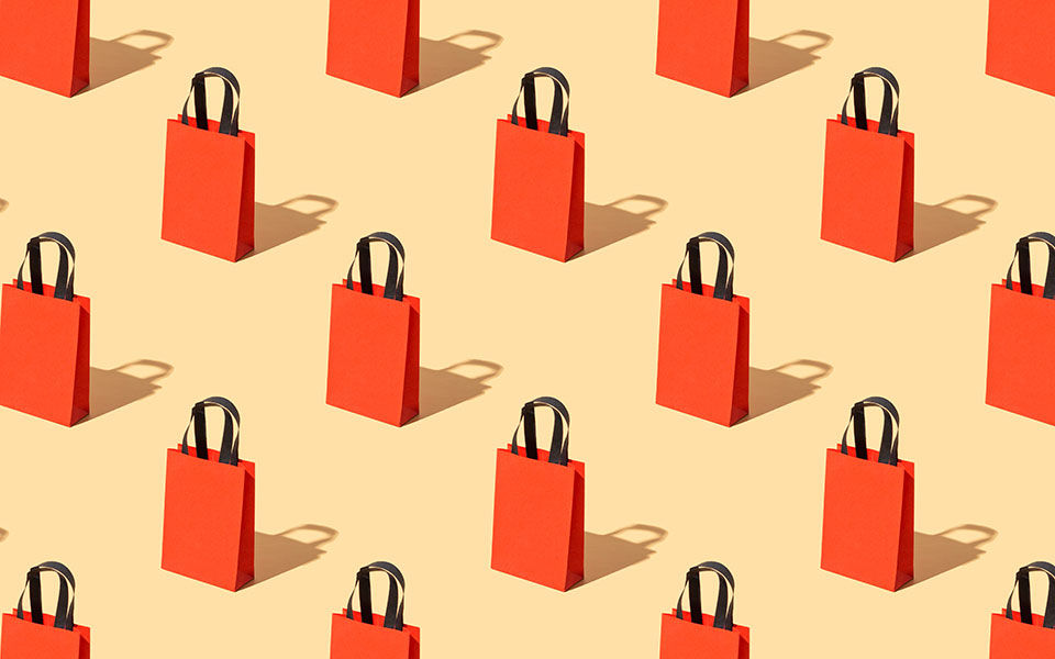 ψωνίζουν-λιγότερα-για-να-ζουν-περισσό-562440391