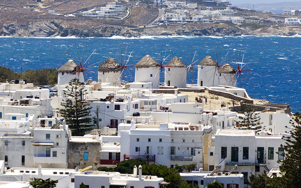 μύκονος-υποχρεώνουν-τους-εκπαιδευτι-562404667