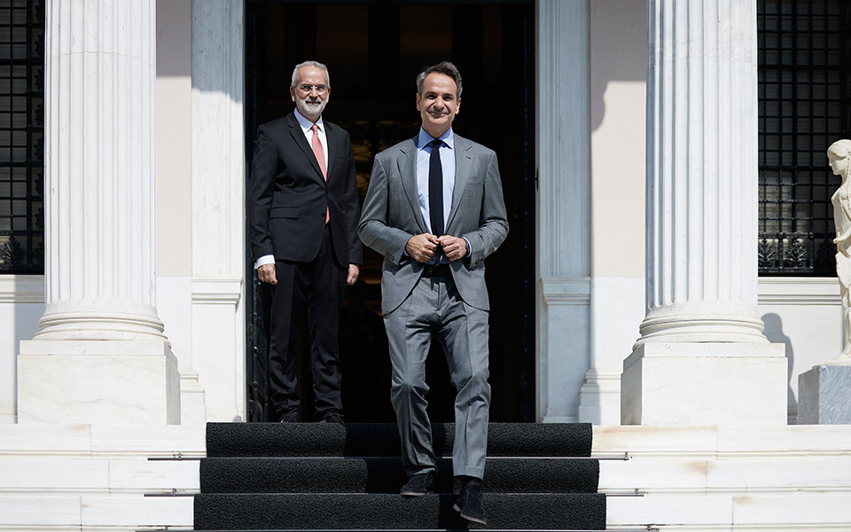 η-επιστολή-μητσοτάκη-στον-υπηρεσιακό-562440346