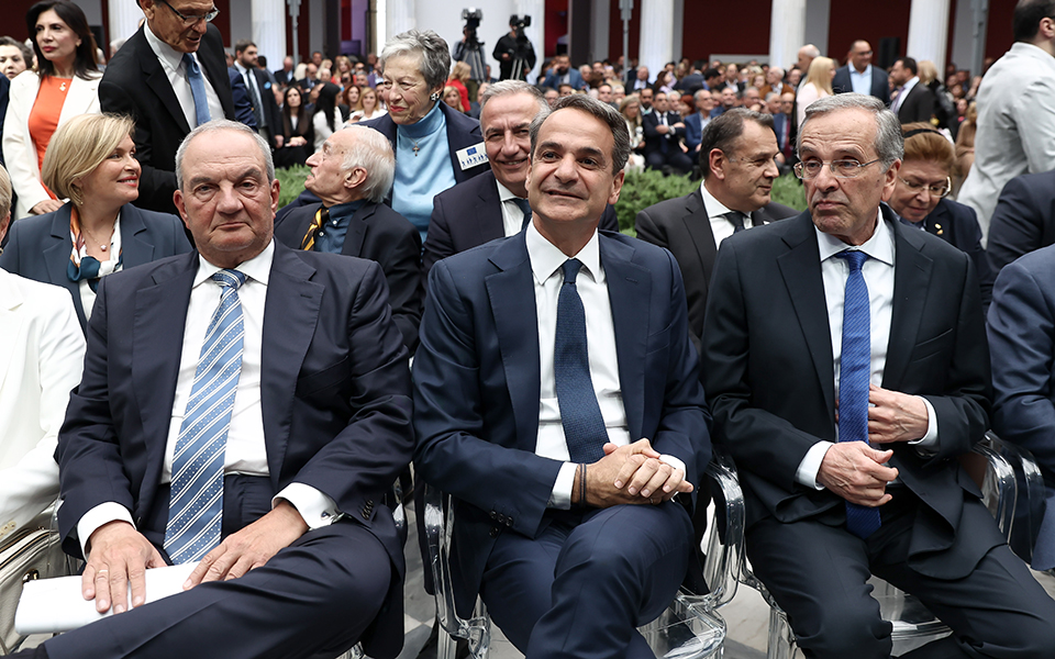 μητσοτάκης-σαμαράς-καραμανλής-μην-562411072