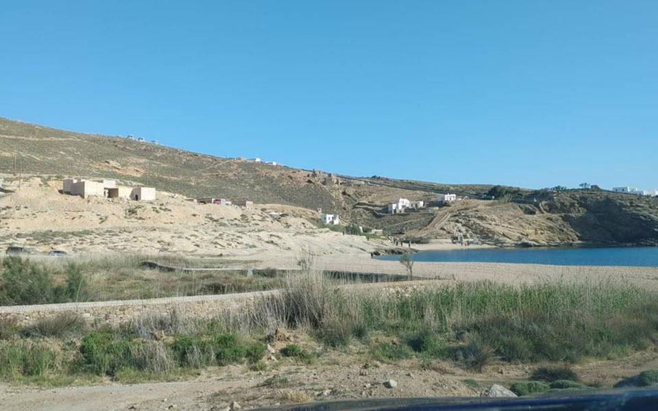 Mύκονος: Ξεκίνησε η πρώτη κατεδάφιση αυθαιρέτου – Στην παραλία Μερσίνη-1