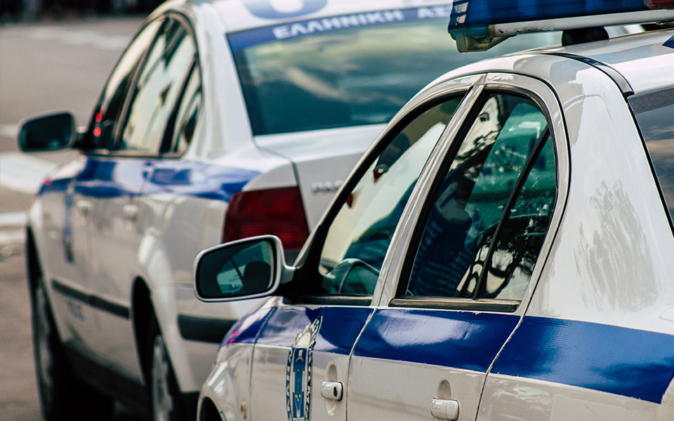 νέα-σμύρνη-νεαρός-απείλησε-με-αεροβόλ-562399624