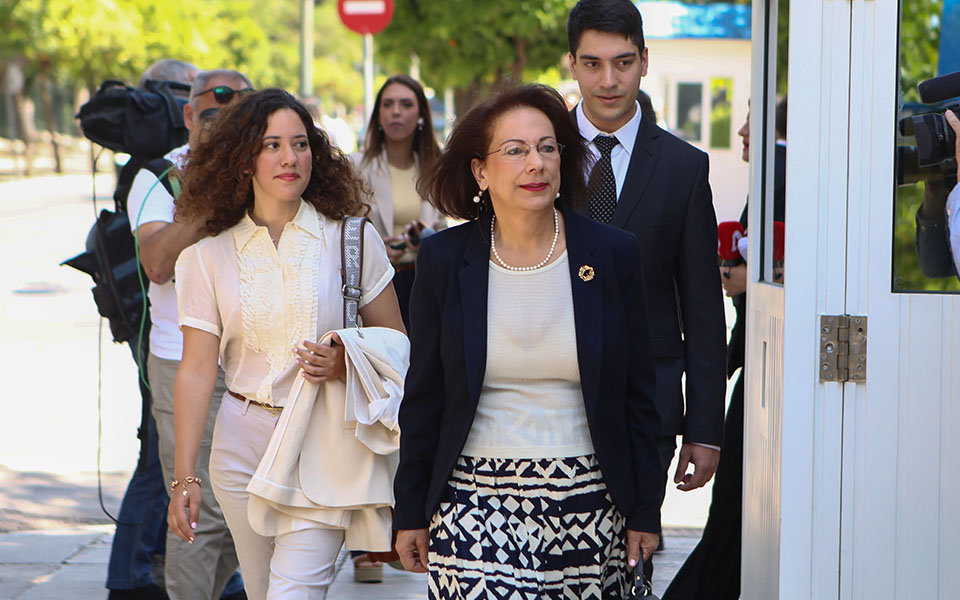 Ορκίστηκε η υπηρεσιακή κυβέρνηση-6