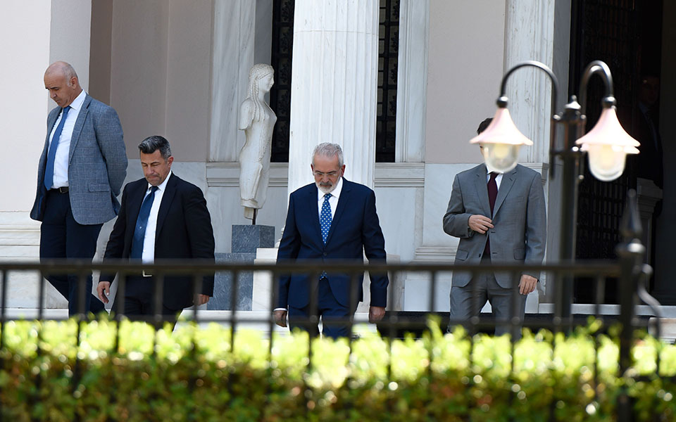 Ορκίστηκε η υπηρεσιακή κυβέρνηση-4