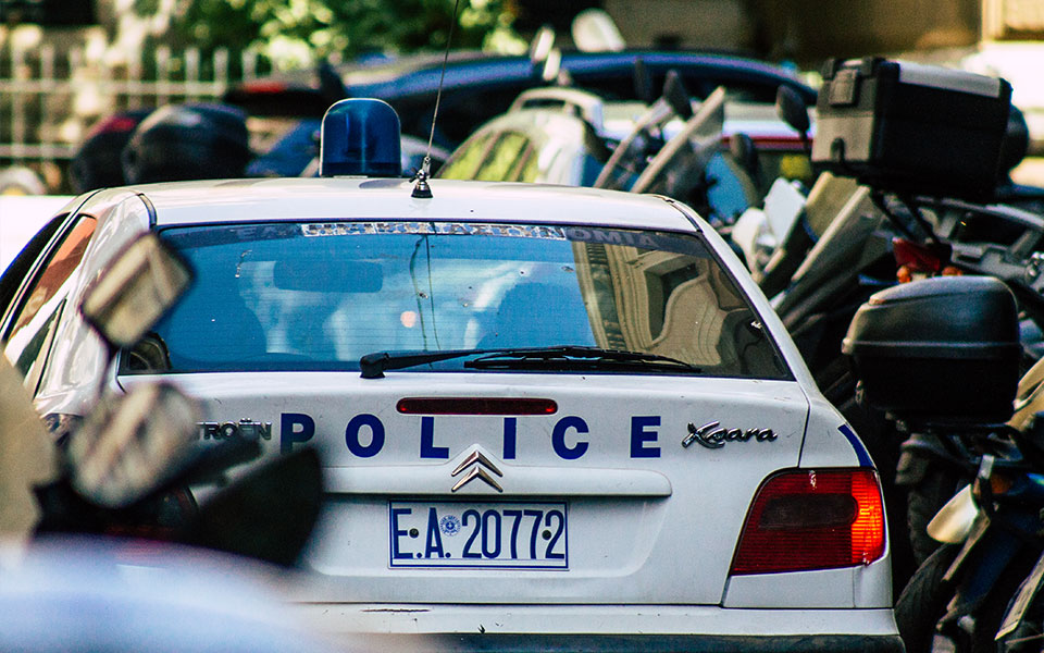 παλαιό-φάληρο-ληστές-εισέβαλαν-σε-σπί-562441396