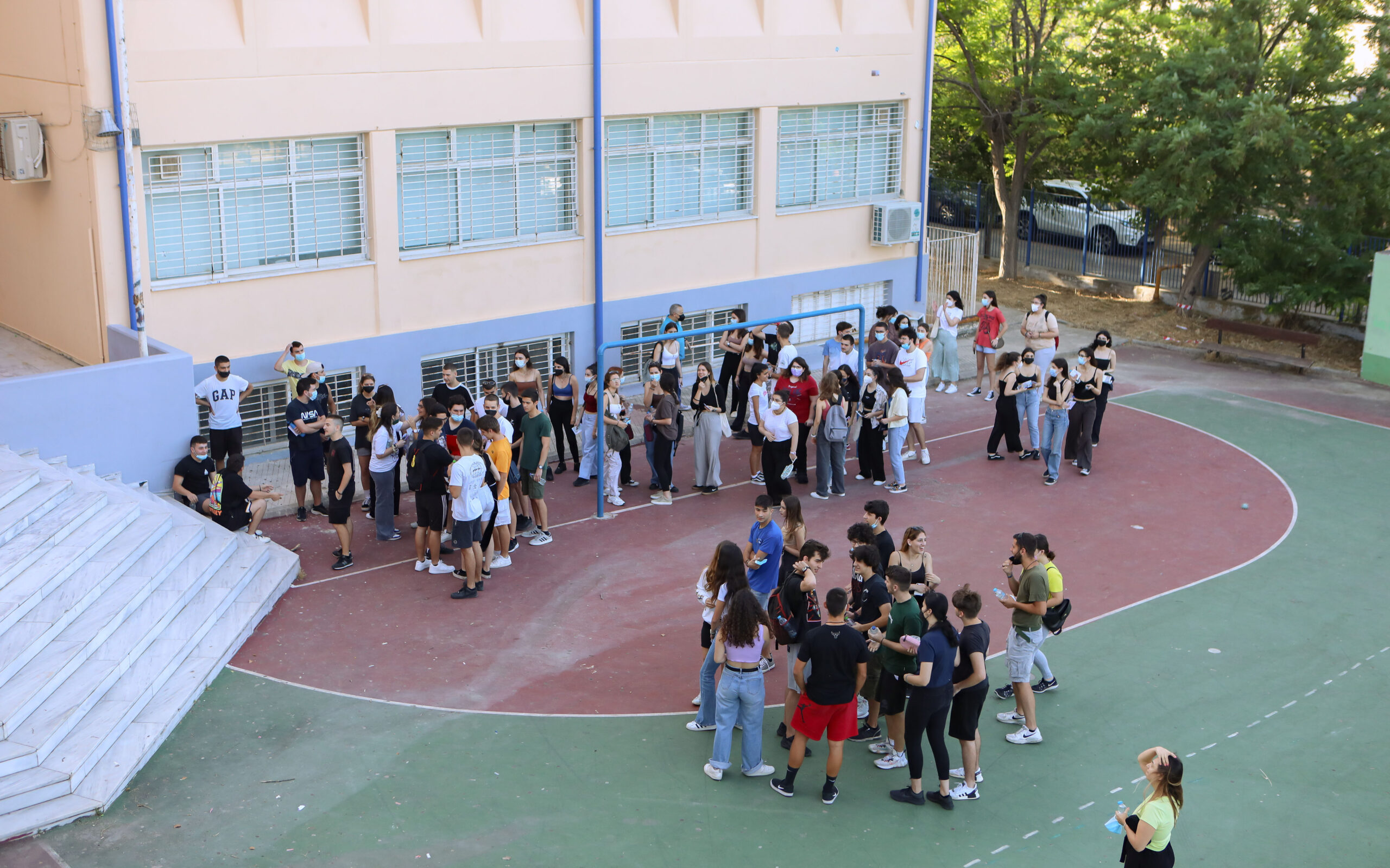 σε-ρυθμούς-πανελλαδικών-εξετάσεων-πε-562444597