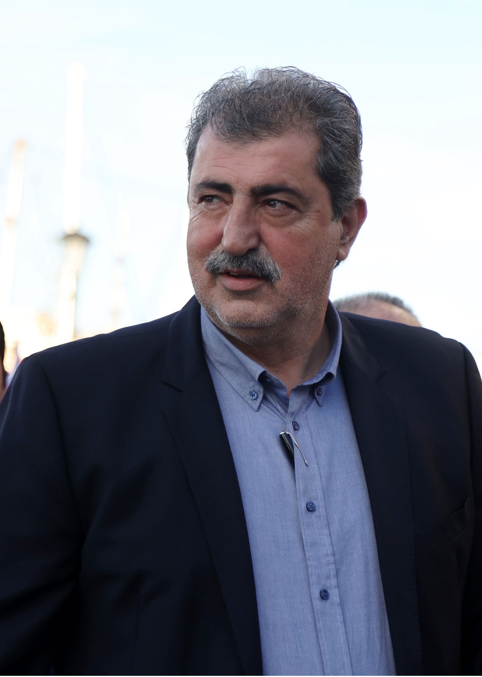 Υβρεολόγιο στον καθρέφτη-1