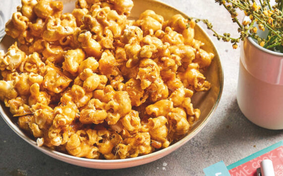 ποπ-κορν-με-καραμέλα-562449589